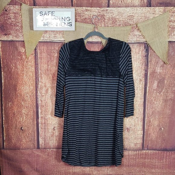 { 7 FOR $45 } EUC LADIES SOMA BLACK GREY STRIPED STRETCHY LOUNGE BLOUSE - Picture 2 of 5
